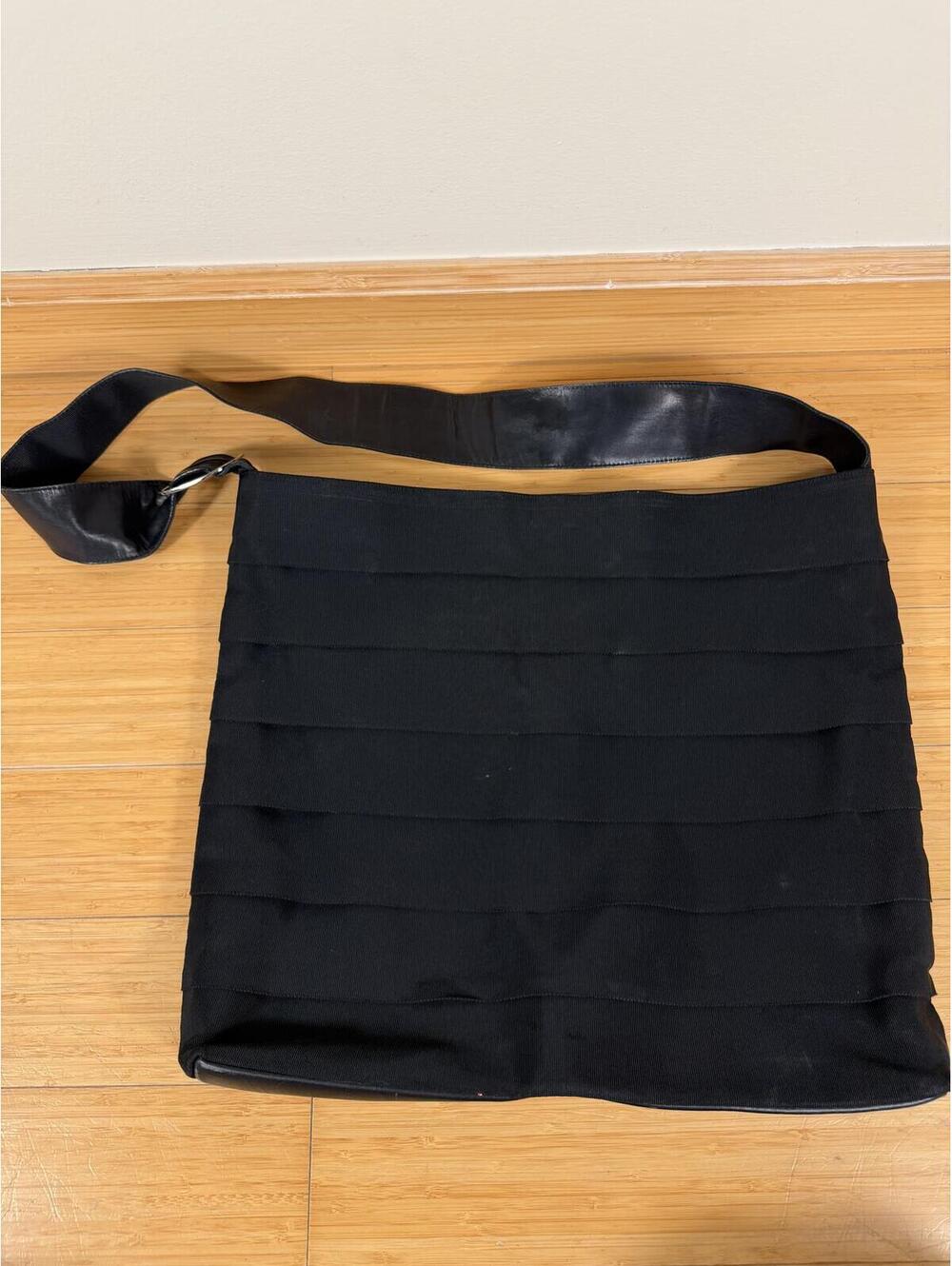 Salvatore Ferragamo Black Nylon Leather Vara Shoulder Tote Bag Italy AU-21 7223